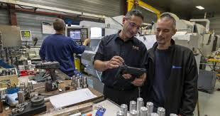 Équipe 2D DOMECA dans l'atelier